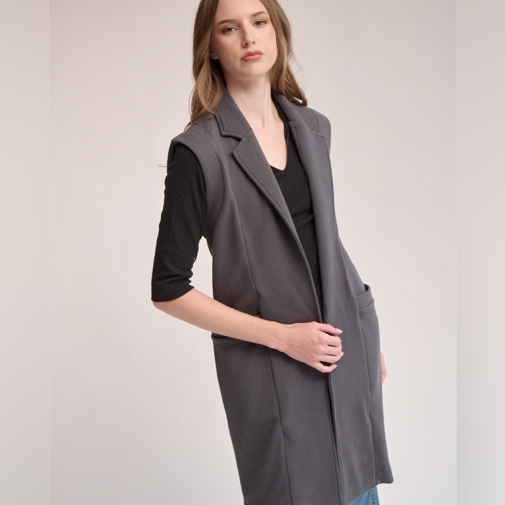 NWT PRELOVED CANADA CENTIE SLEEVELESS BLAZER XL